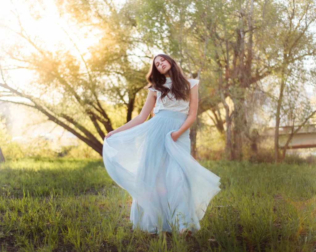 Wasatch Mountains-portrait session-light blue tulle skirt-evening lighting-willow trees